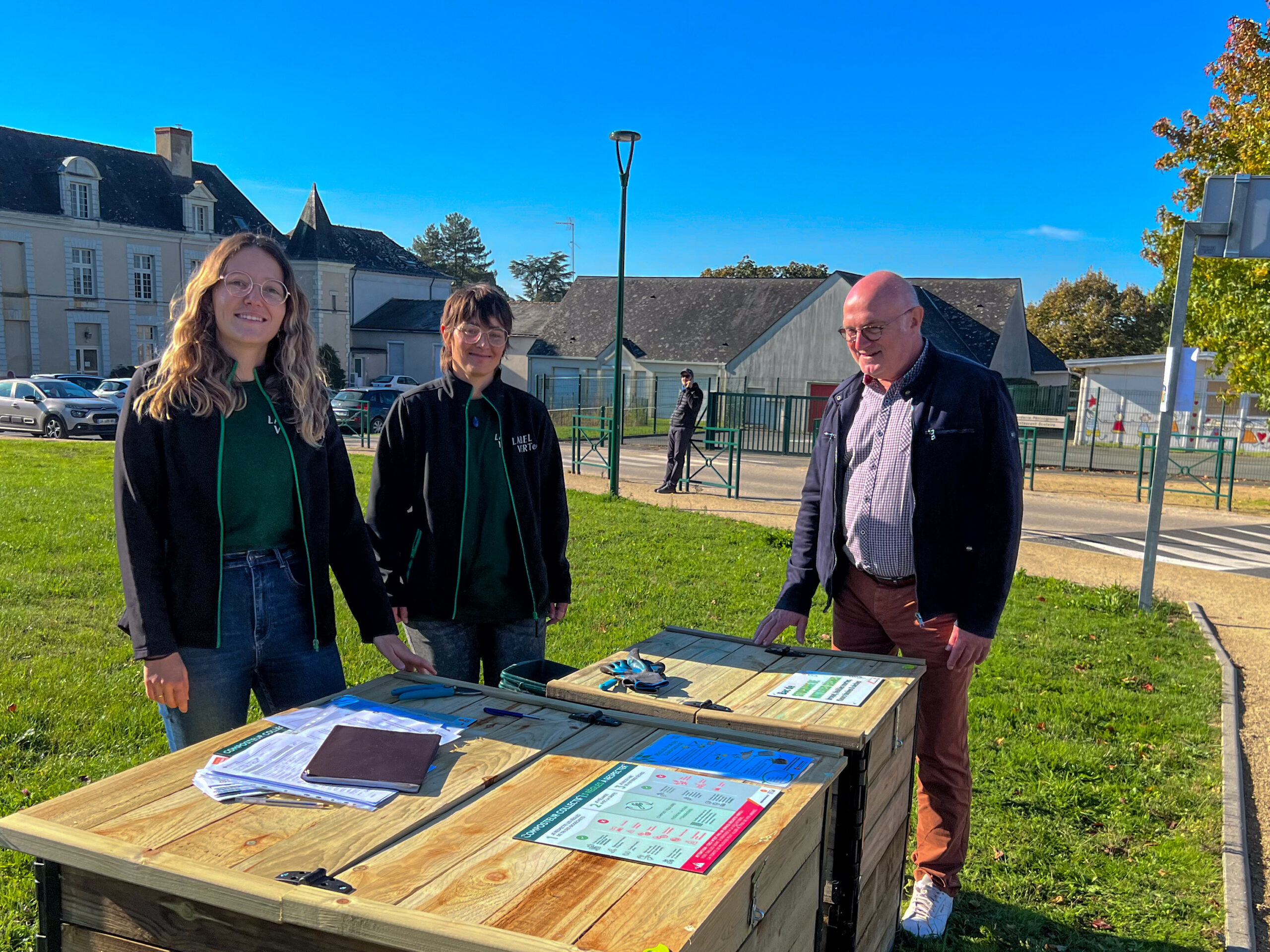 Café citoyen à Feneu : échanges sur le compostage